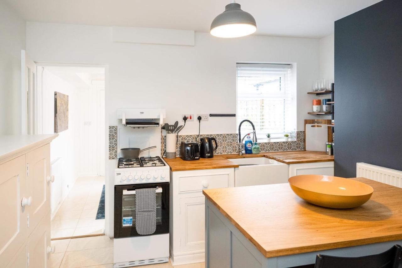 Stunning 2-Bedroom Home In City Centre With Wi-Fi! رويال تونبريدج ويل المظهر الخارجي الصورة