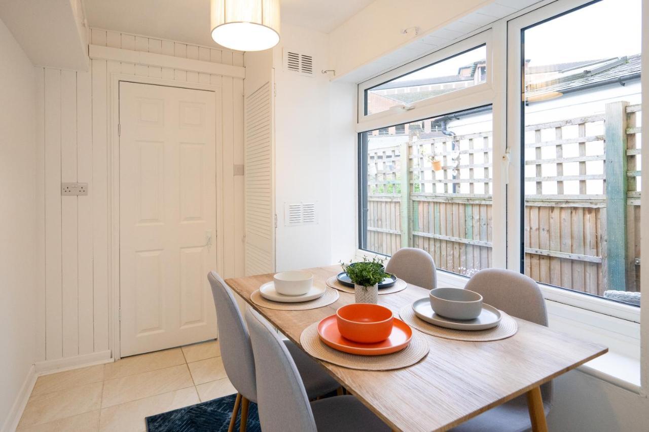 Stunning 2-Bedroom Home In City Centre With Wi-Fi! رويال تونبريدج ويل المظهر الخارجي الصورة