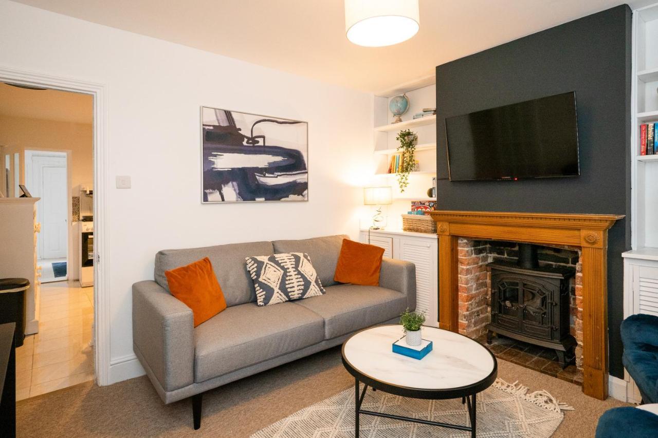 Stunning 2-Bedroom Home In City Centre With Wi-Fi! رويال تونبريدج ويل المظهر الخارجي الصورة